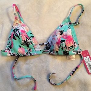 *NEW* Xhilaration triangle bikini top.